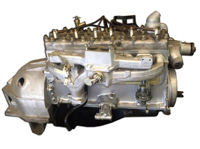 The engine assy without a gear box and the equipment