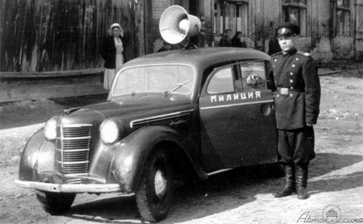 Basic modification of Moskvich at a police service