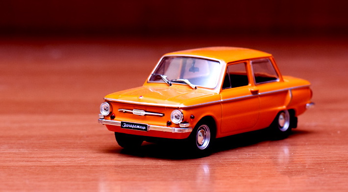 Коллекционная модель оранжевого ЗАЗ-968А от